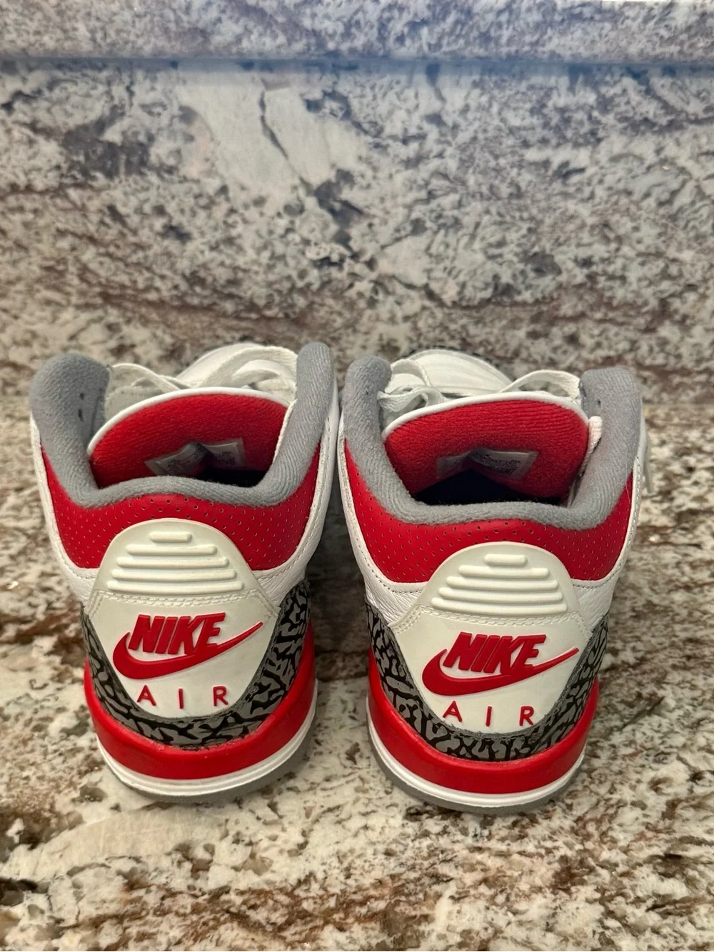 Nike Jordan 3 Retro - Fire Red (2022)